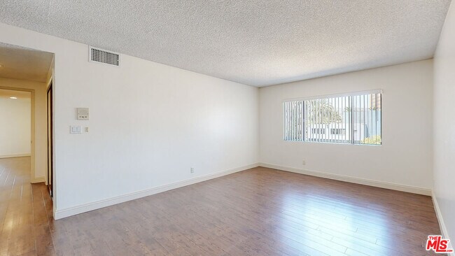 Building Photo - 144 N Hamilton Dr
