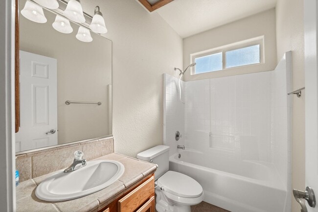 Building Photo - Stunning and Beautifully Spacious Home