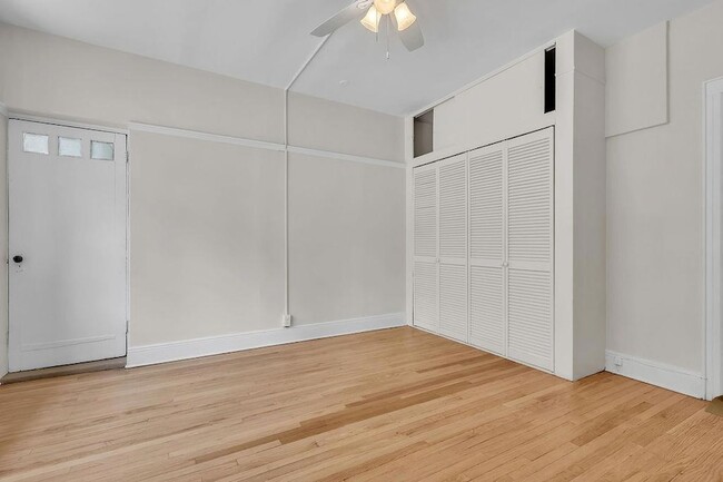 Building Photo - 149 Central Dr