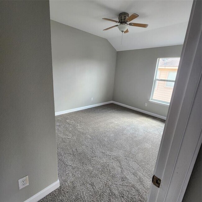 Building Photo - 3412 Longhorn Trail