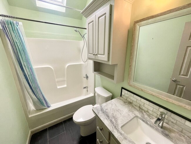 Building Photo - 3/2 For Rent in Germantown School District!