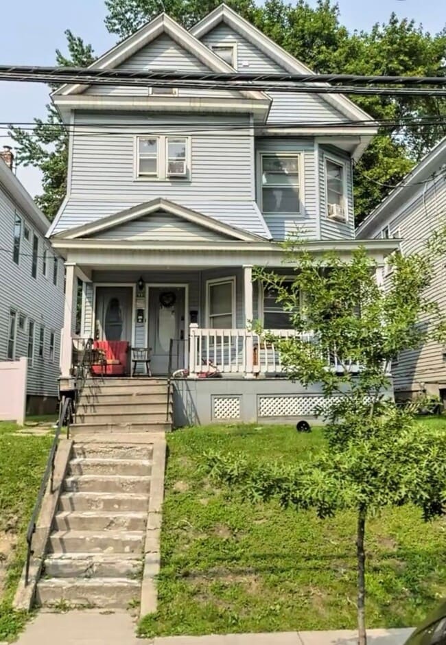 Building Photo - 825 Myrtle Ave