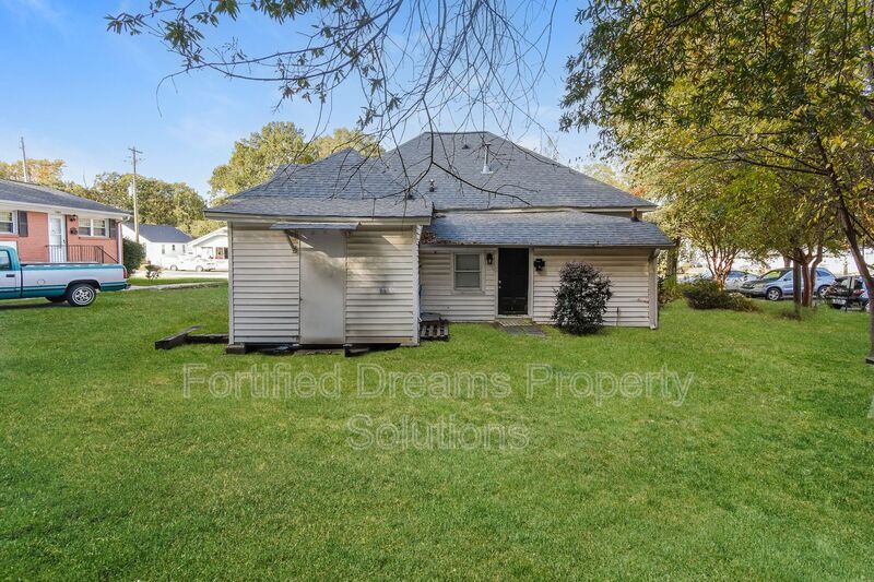 Building Photo - 2003 Spring Garden St