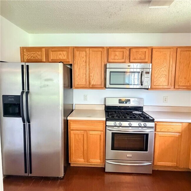 Building Photo - 153 Greystone Cir