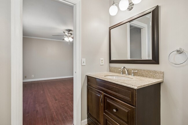 Building Photo - 326 Draper Cir