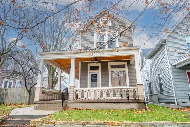 Building Photo - 435 Elm St