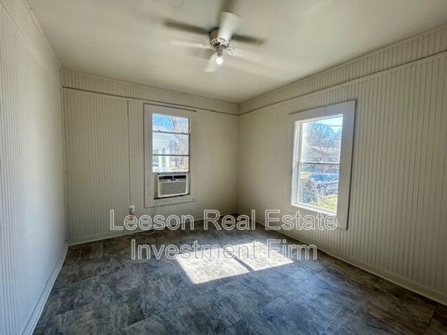 Building Photo - 2544 Dupont St