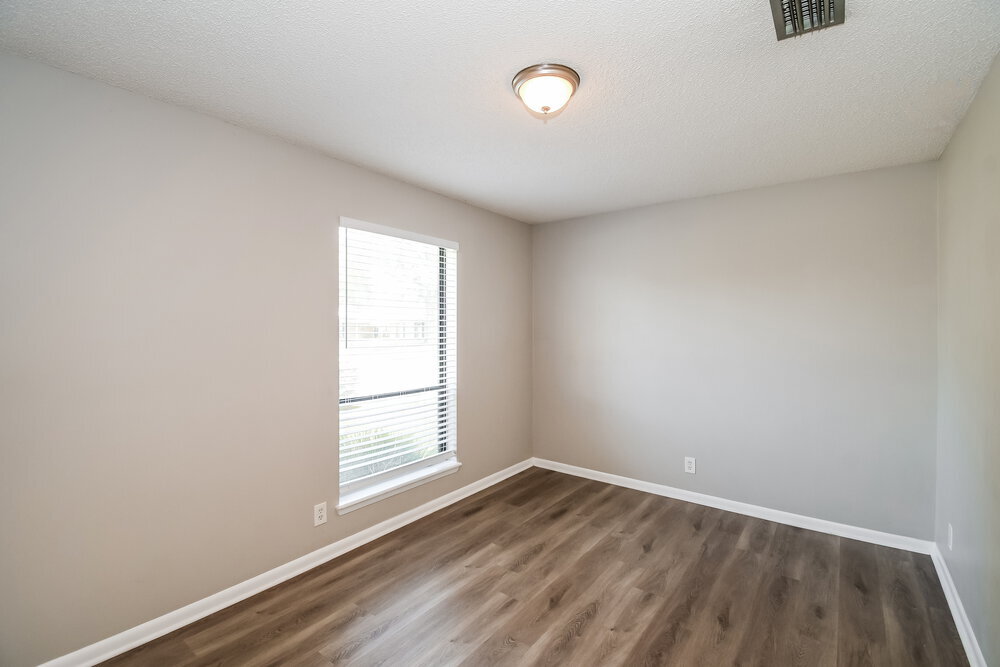 Building Photo - 7152 Holiday Hill Ct