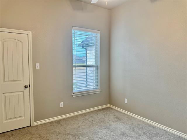 Building Photo - 626 Violet Dr