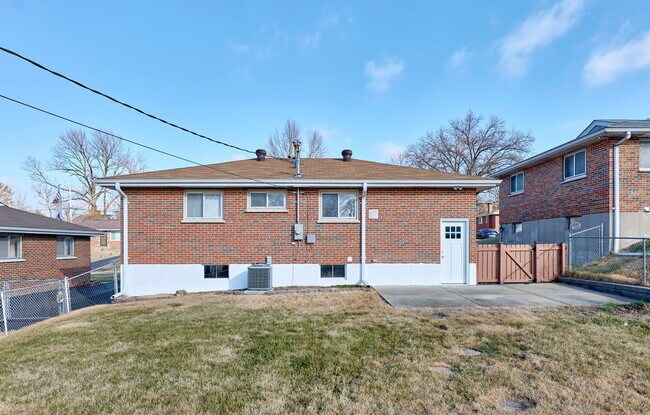 Building Photo - 9530 Cote Brilliante Ave