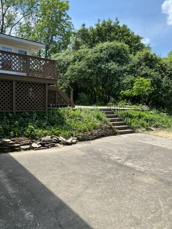 Building Photo - 102 Chaumont Dr