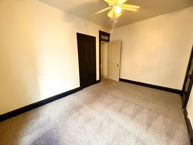 Building Photo - 3 Bedroom Single Family Home in Harrisburg!