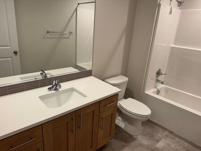 Building Photo - Spacious 3 Bedroom – Move-In Ready Brand n...