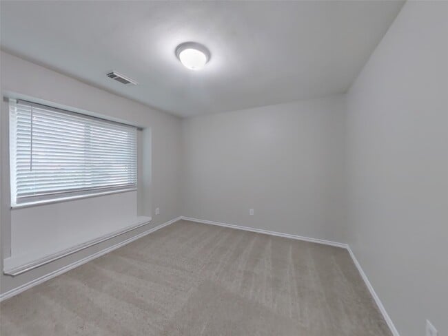 Building Photo - 19403 Misty Cove Dr