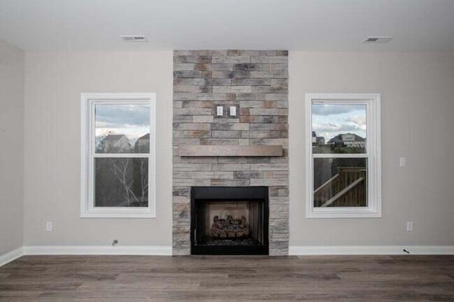 Building Photo - 932 Camden Ct