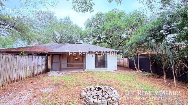 Building Photo - 7909 Richwood Dr