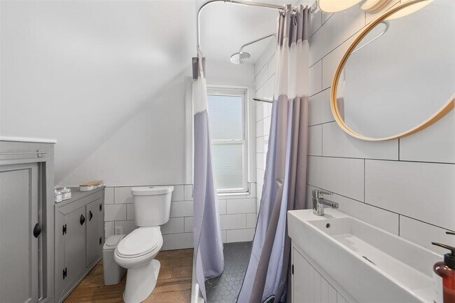 Building Photo - 124 73rd St