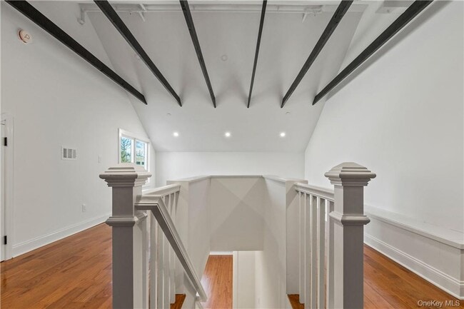 Building Photo - 50 Pondview Rd