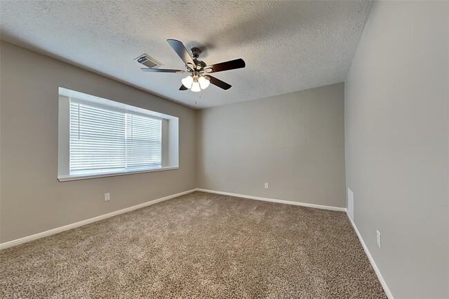 Building Photo - 8303 Holmwood Dr