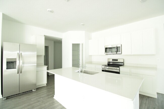 Building Photo - 16617 NW 144 St