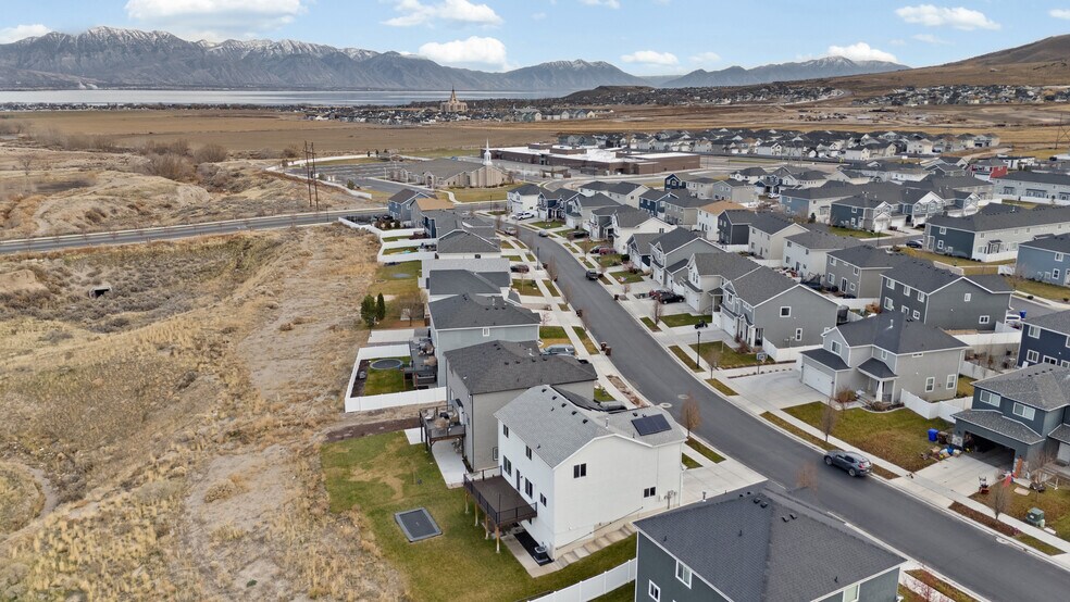 Building Photo - 4883 E Silver Ridge Rd