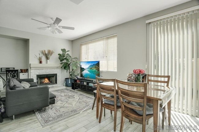 Building Photo - 2811 W Canyon Ave.