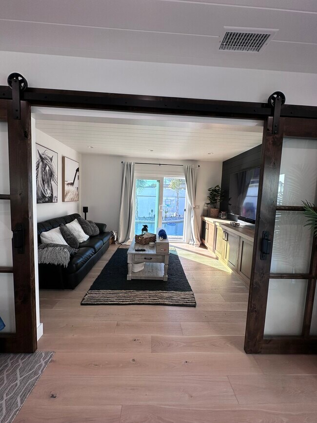 Building Photo - 2055 W 185th St