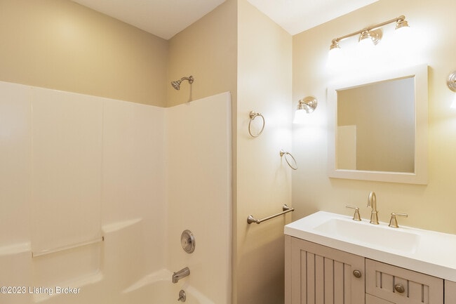 Building Photo - 3219 Welman Dr
