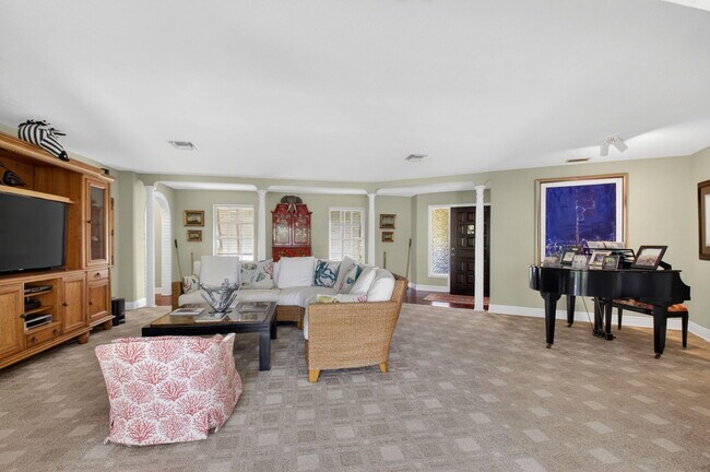 Building Photo - 30 Spanish River Dr