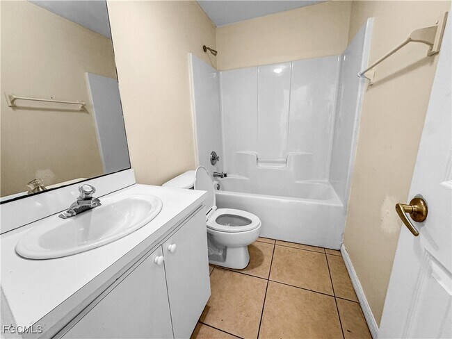 Building Photo - 1321 SE 8th Ave