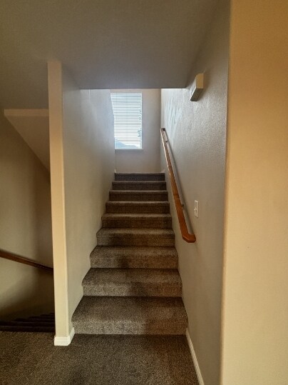 Building Photo - Beautiful Townhomes