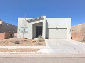 Building Photo - Gorgeous Los Lunas 3 Bedroom! Open layout! Tons of space. Built in 2021