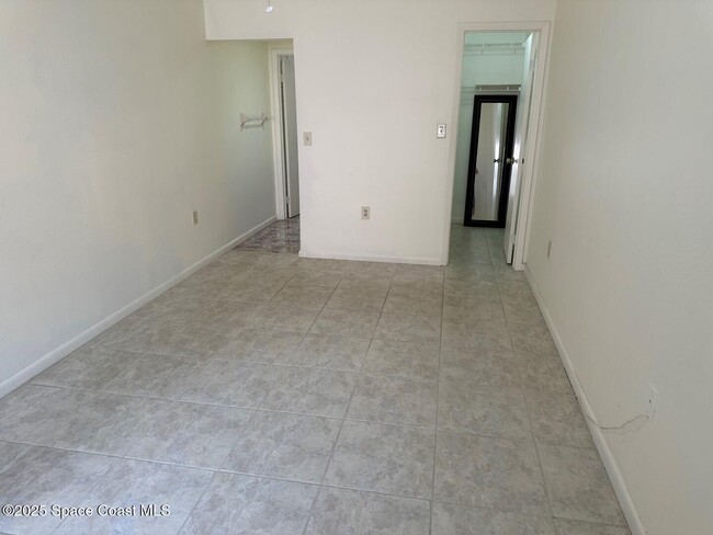 Building Photo - 744 S Orlando Ave