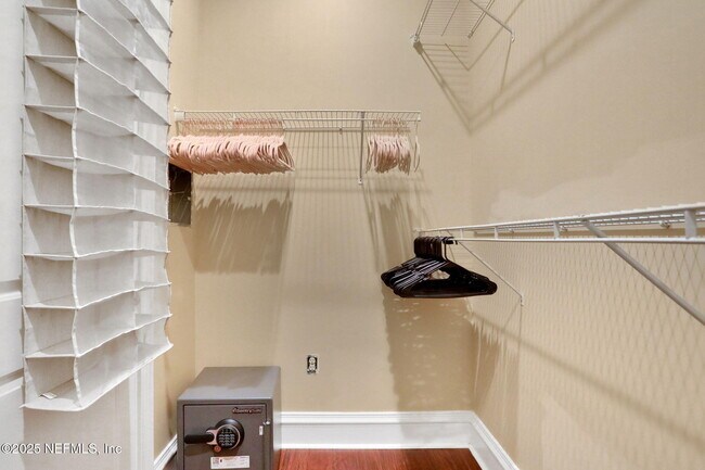 Building Photo - 12707 Tennis Ct