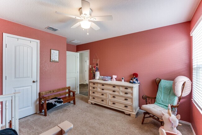 Building Photo - 816 Indigo Wy