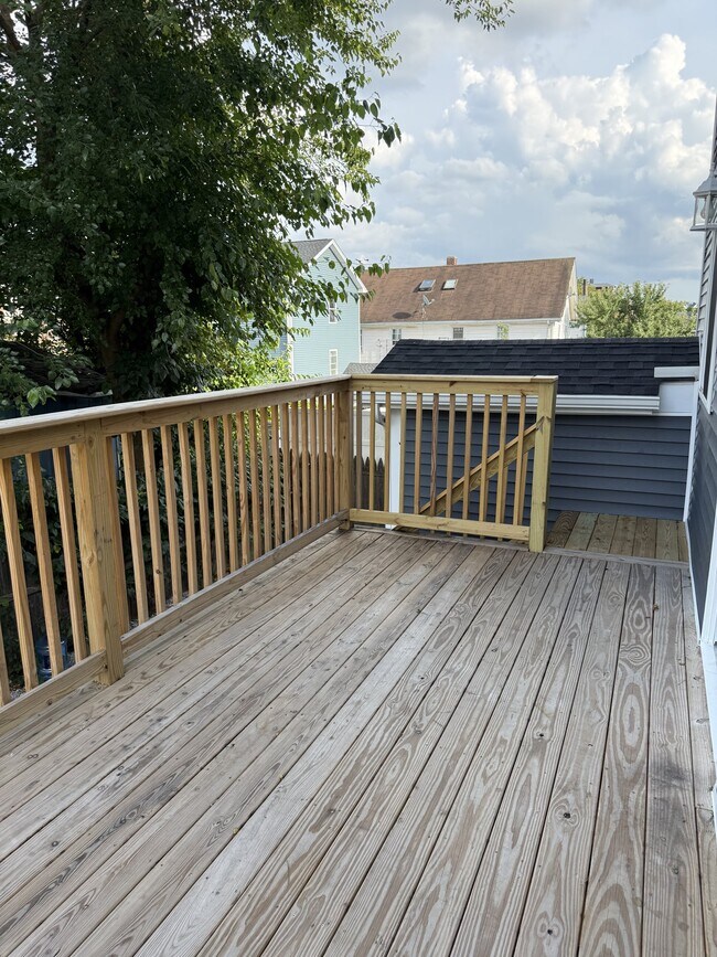 Building Photo - 47 Rill St