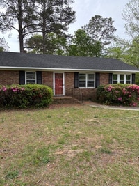 Building Photo - 730 Wren St
