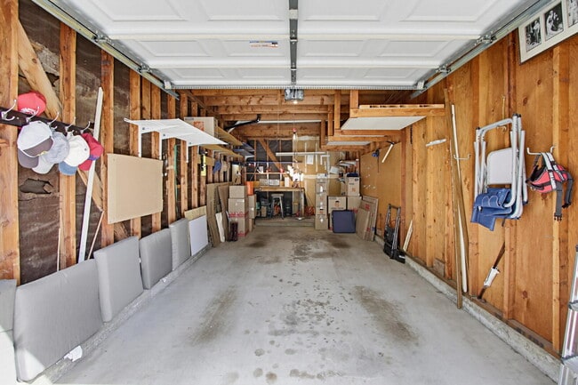 Building Photo - $3,200 - Charming 2-Bedroom + Optional 3rd Bedroom/Office Condo in Desirable Oaks North 55+ Commu...