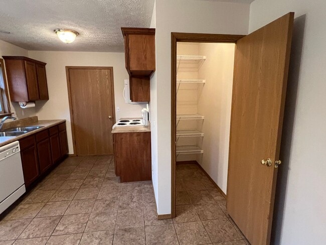 Building Photo - Nixa Rental available in Tuckaway neighborhood