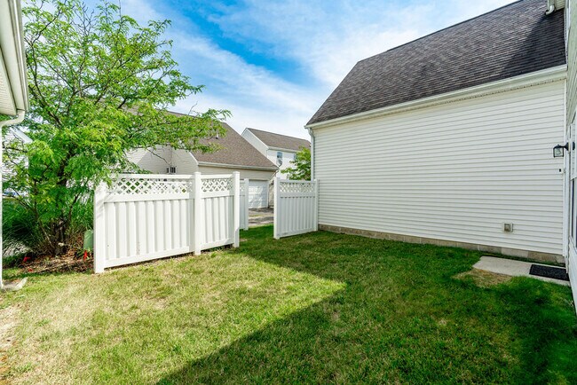 Building Photo - 7248 Winterbek Ave