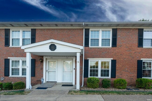 Primary Photo - 107 Olde Newburgh Dr