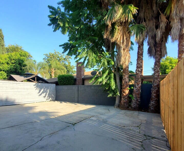 Building Photo - 7121 Jumilla Ave