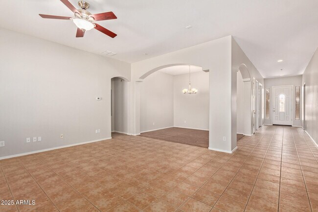 Building Photo - 13508 W Alvarado Dr