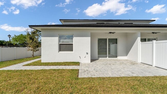 Building Photo - Stunning New Construction Villa for Rent Near Lake John