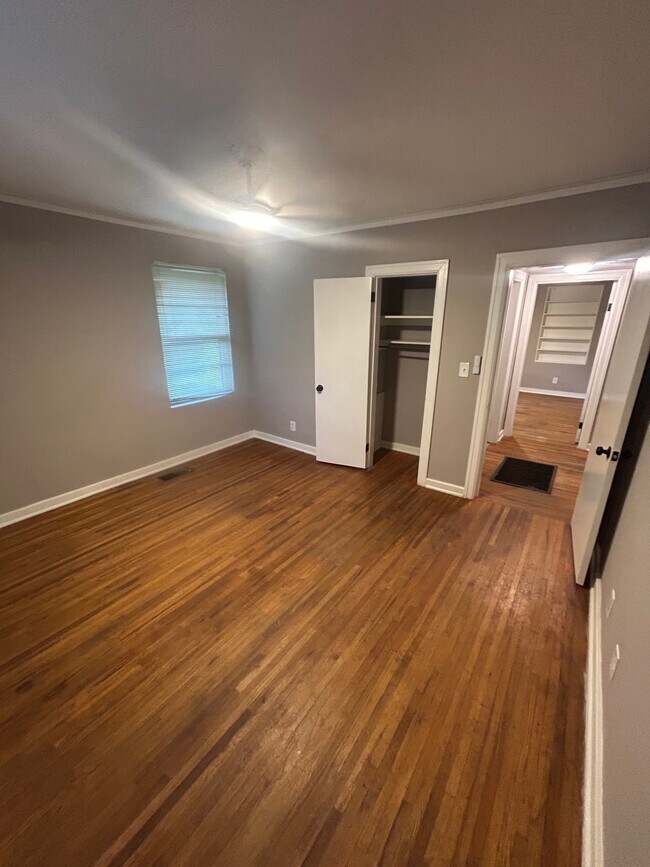 Building Photo - 13 Brantwood Dr