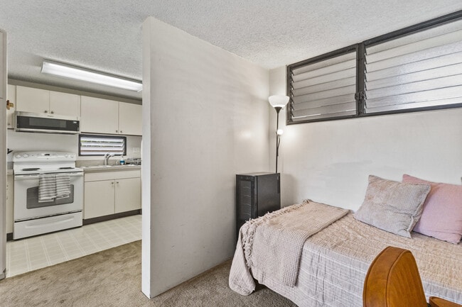 Building Photo - 909 Coolidge St