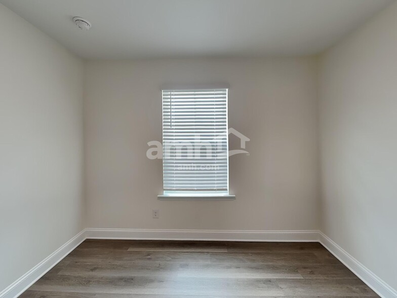 Building Photo - 3520 Lincoln Hts Ln