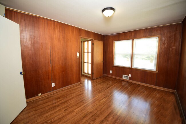 Building Photo - 477 S Norwood Ave