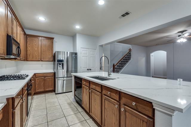 Building Photo - 300 Dover Heights Trail