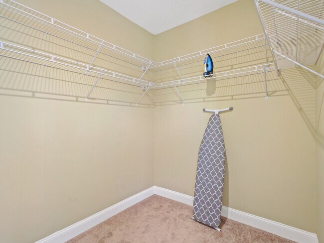 Building Photo - 624 U.S. 29-SI ID1395358P